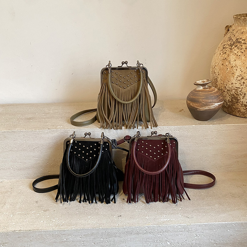 Women's Fashion Rivet Handheld - огляд і ціна Women'S Bags New Collection