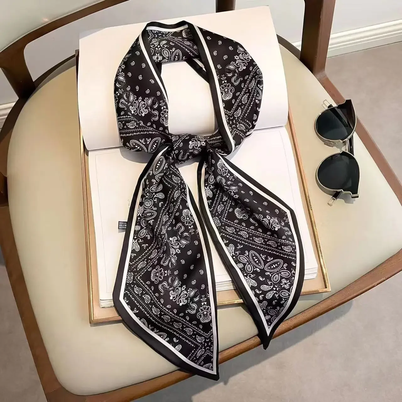Design Print Skinny Scarf Plai - огляд і ціна Women Bags Branded