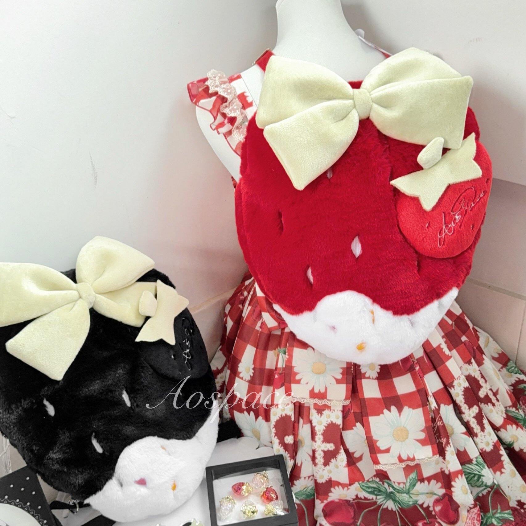 Japanese  Lolita Strawberry Cr - огляд і ціна Women'S Japanese Bags